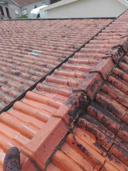 Picheleiro, e construção civil e carpintaria de interiores