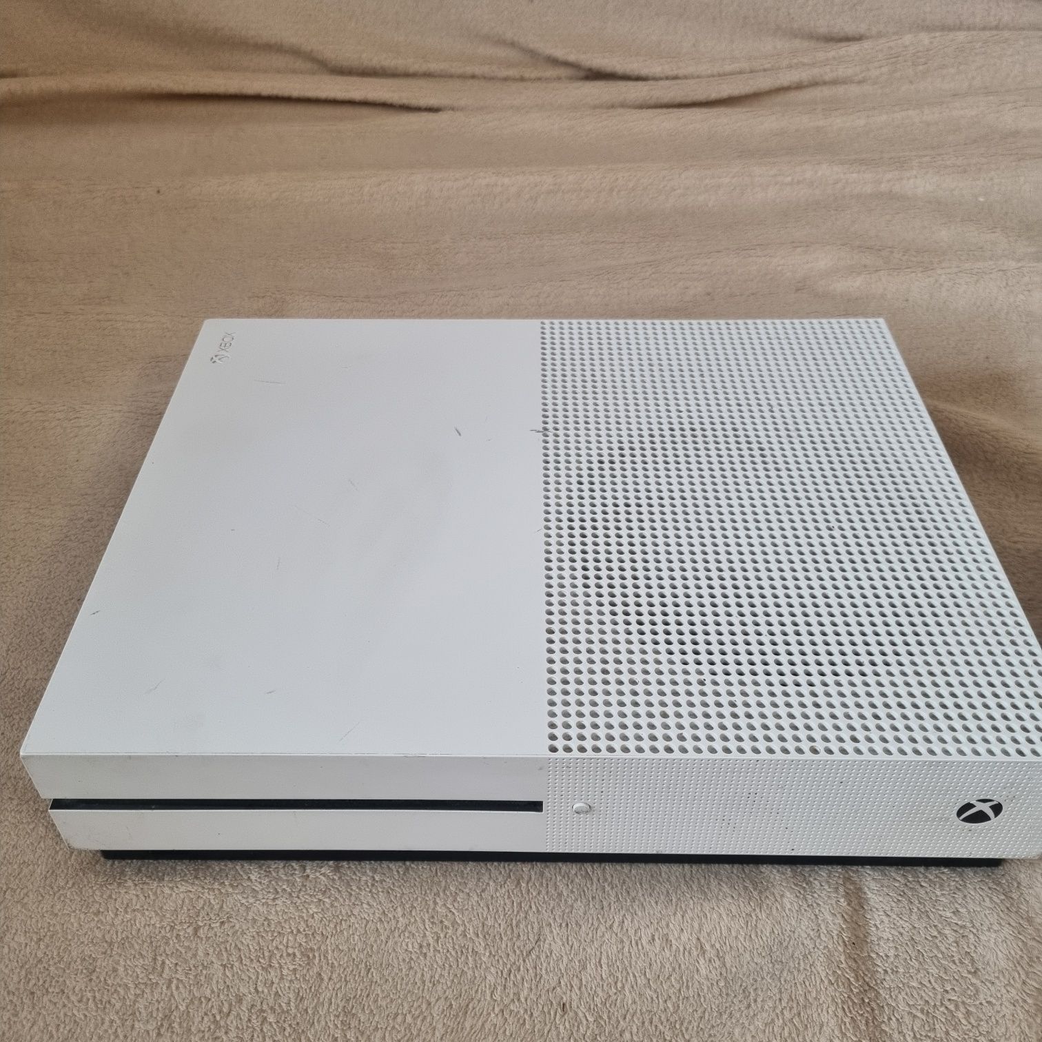 Xbox One S 1TB + Pad + Gra – Świetny zestaw