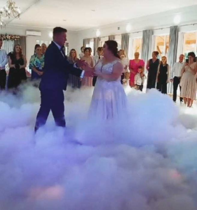 DJ WODZIREJ na wesele urodziny, rocznice ślubu, CIĘŻKI DYM, Napis LOVE