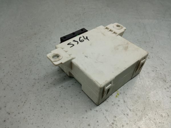 Módulo confort TOYOTA Corolla Hatchback (_E12_)