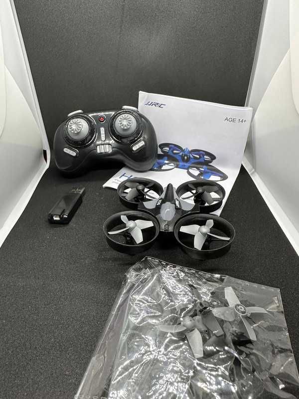 Okazja! Nowy Mini Dron do Tricków Wysokiej Jakości - Wielka Frajda!