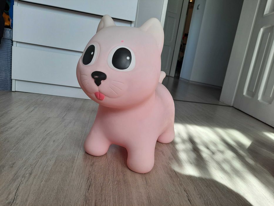 Skoczek gumowy kotek