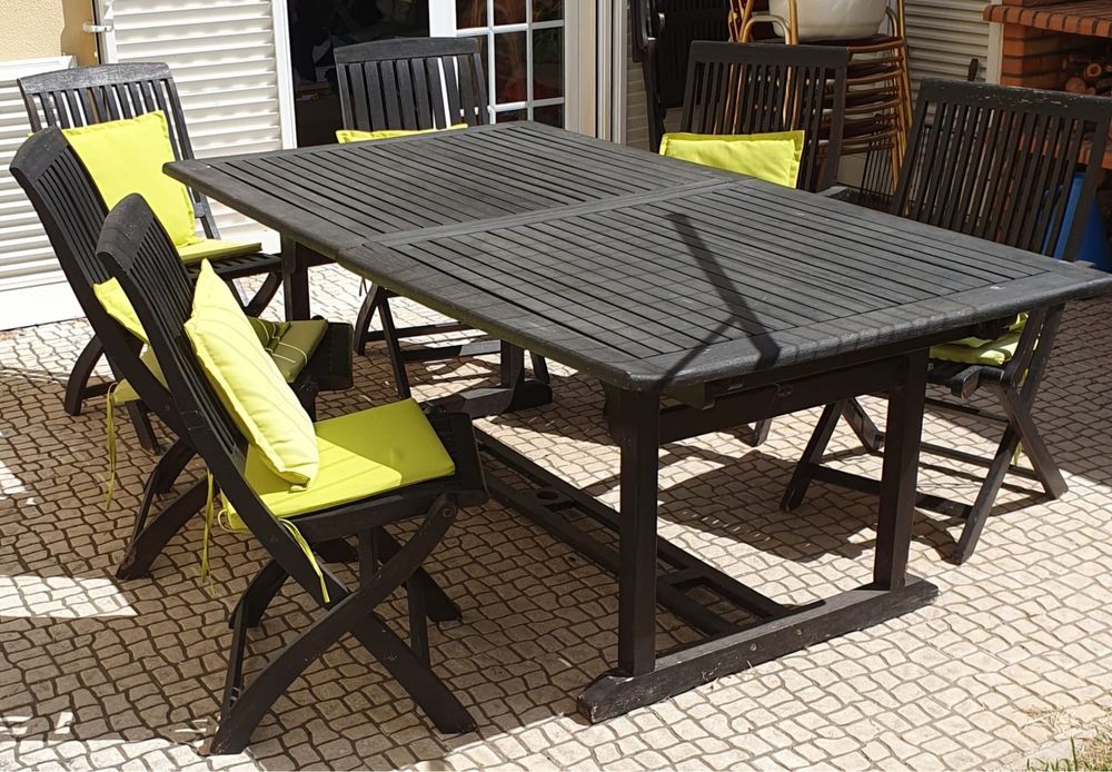 Mesa grande  de jardim com 6 cadeiras e respetivas almofadas