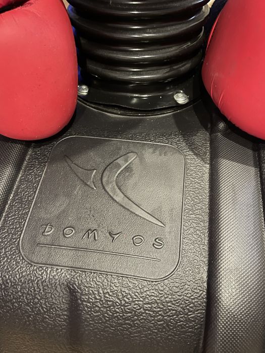 Saco de boxe DOMYOS + 2 pares de luvas