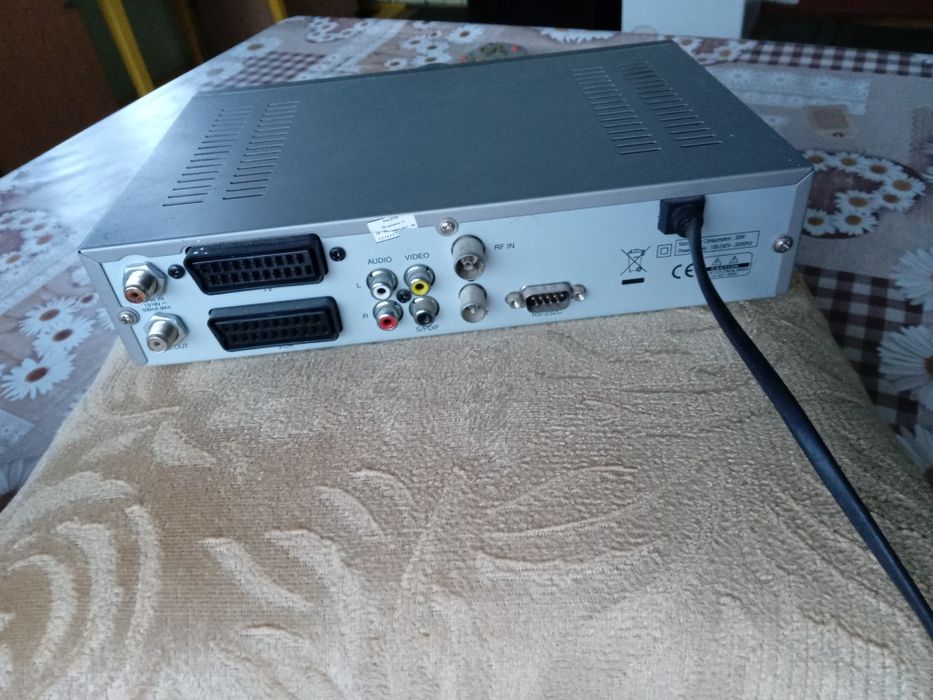 Супутниковий тюнер