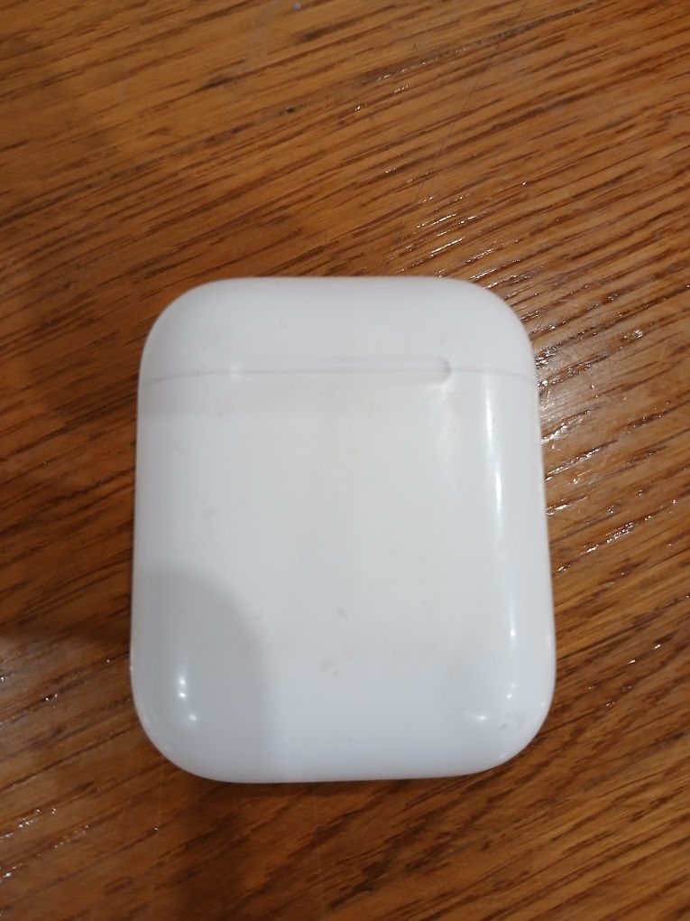 AirPods 2 в не робочам состоянии могу скинуть цену