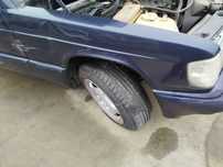 Guarda-lamas direito MERCEDES-BENZ 190 (W201)