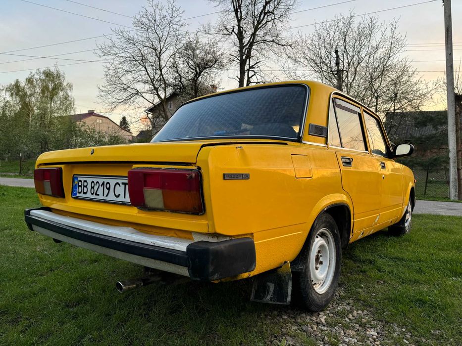 Автомобіль ВАЗ 2105