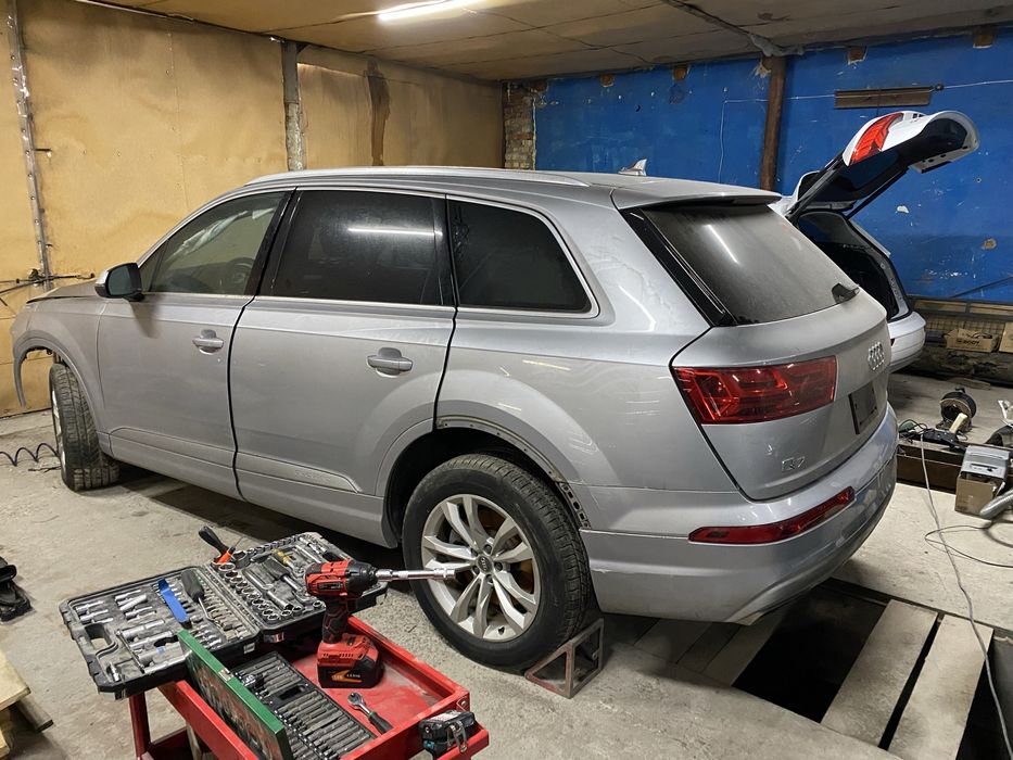 Розборка Шрот Audi Q3-83A Q5-80A Q7-4M Сіра Z7G разборка