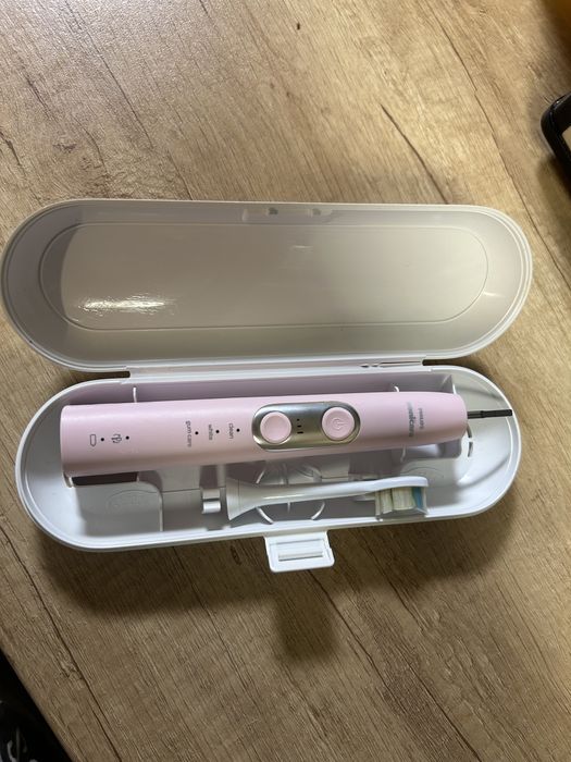 електрична зубна щітка philips 6100