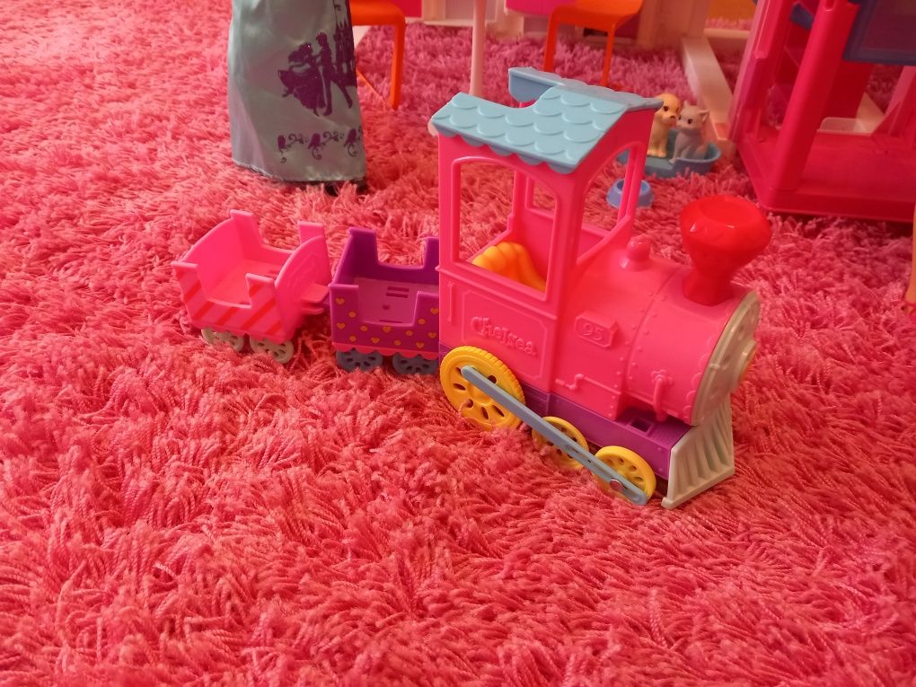 Casa da barbie mais bonecas