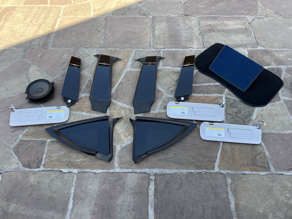 Tesla Model Y молдинг зовнішній задній лівий