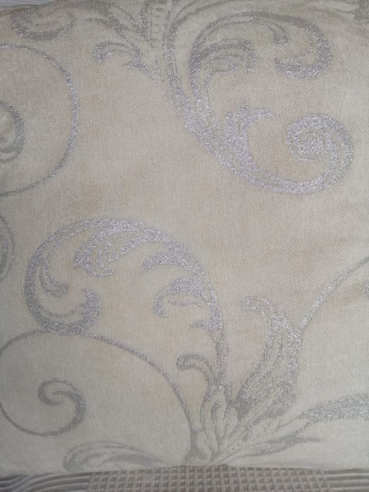 Conjunto de almofadas creme com fio prata