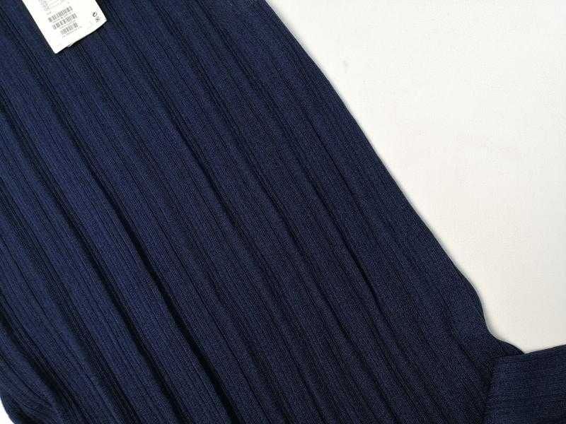 Брендовое платье с плиссировкой и приталенным силуэтом Cos