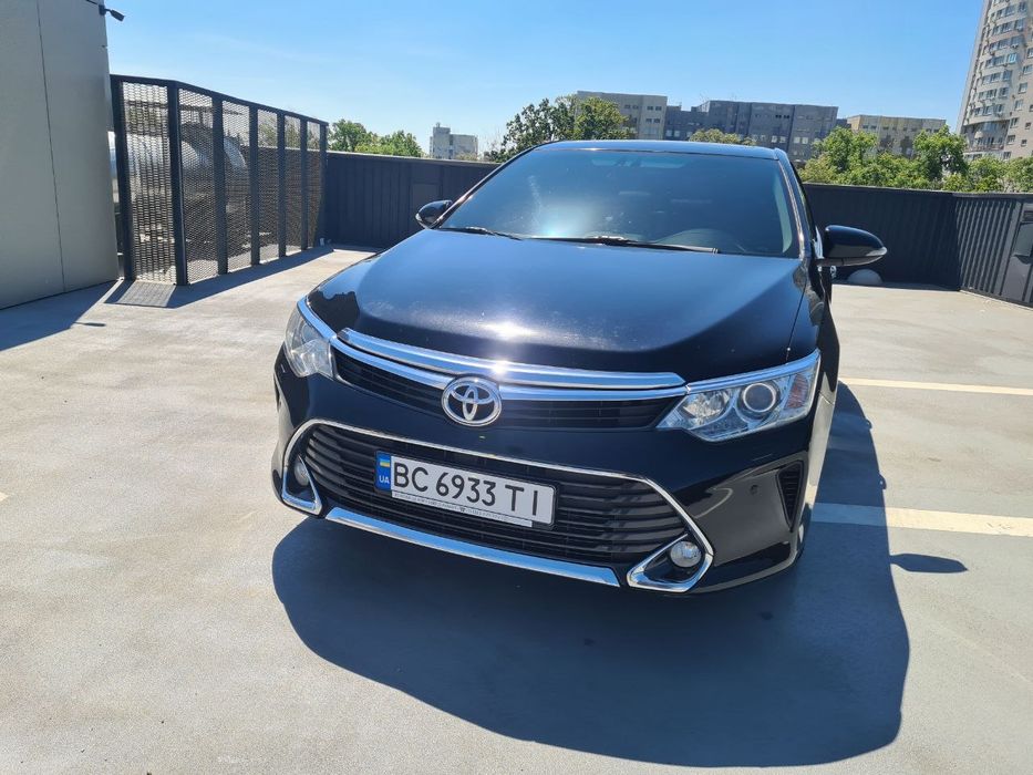 Продам своє авто Toyota Сamry 2016 рік