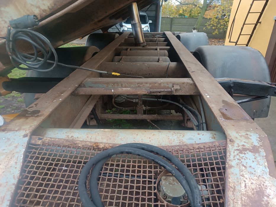 Przyczepa Schmitz trzy stronny wywrot z Niemiec