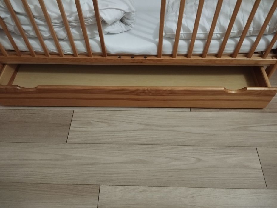 Łóżeczko 2w1 z funkcją łóżka