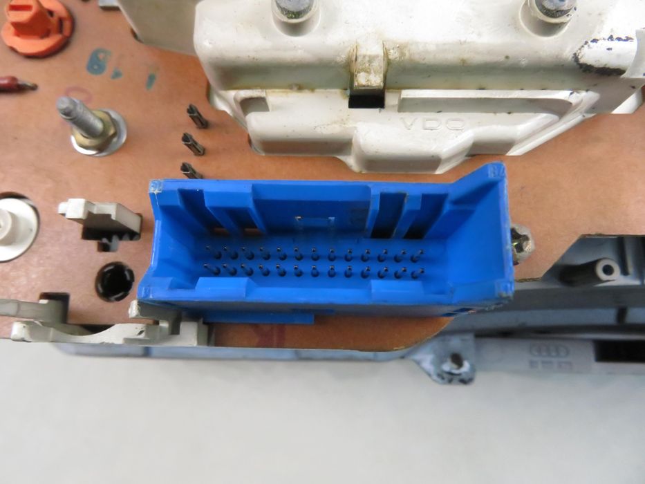 Licznik Audi 80 B4 1.9 Tdi - 1z