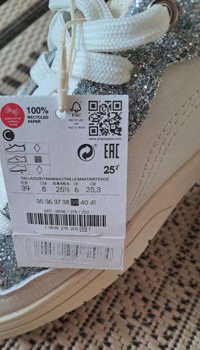 Кросівки жіночі 39р.