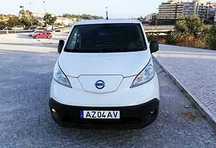 Carrinha Nissan e-200