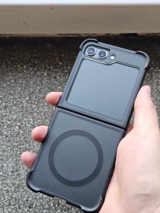 Zamienię Samsung ZFlip 5 Stan bardzo dobry najwyższa wersja 512gb+ gr