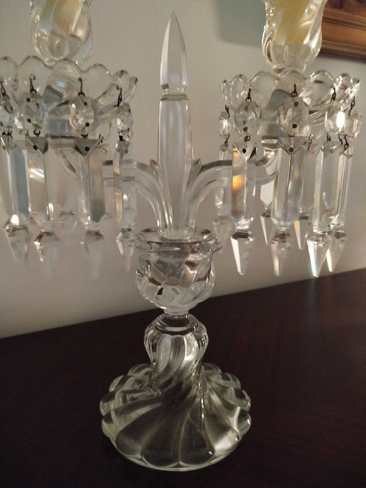 Par de candelabros de cristal da marca Baccarat em perfeito estado