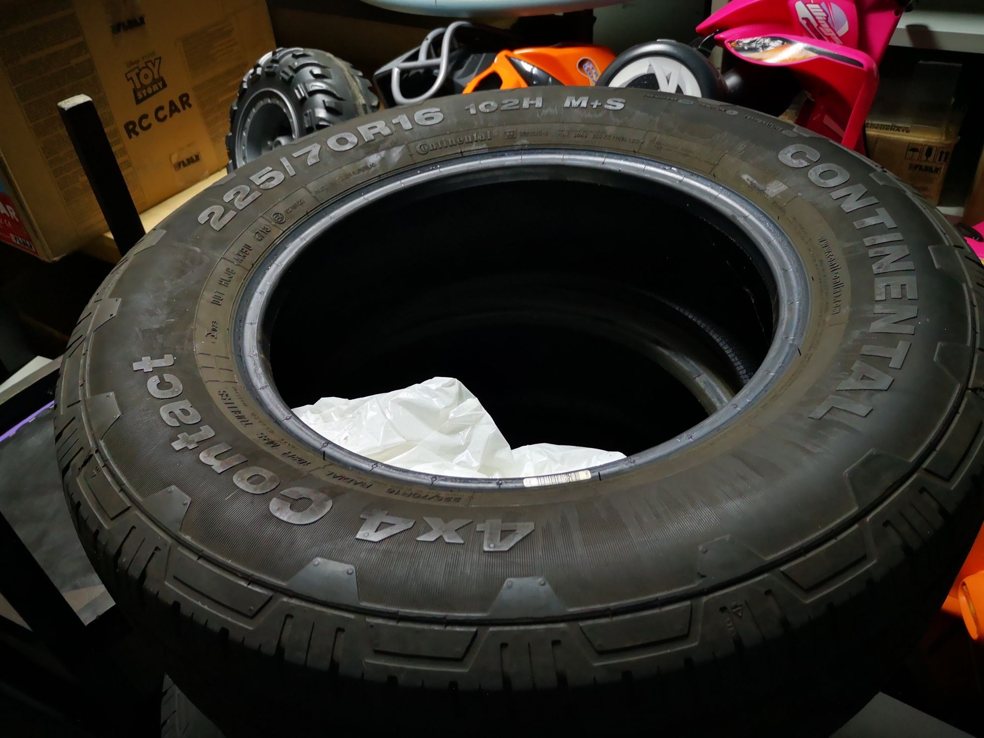 Pneu 225/70 R16 Continental 4x4