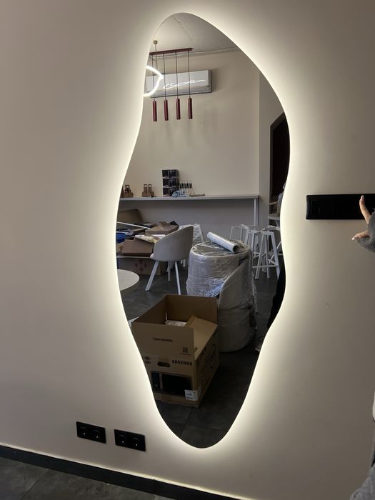 Дзеркало з підсвіткою