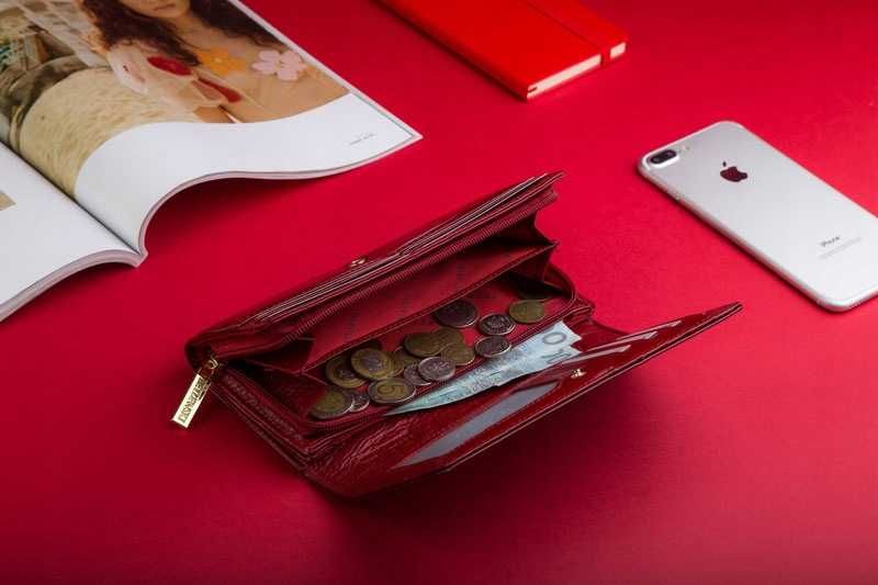 Betlewski Elegancki Portfel Damski Czerwony Skóra Naturalna RFID