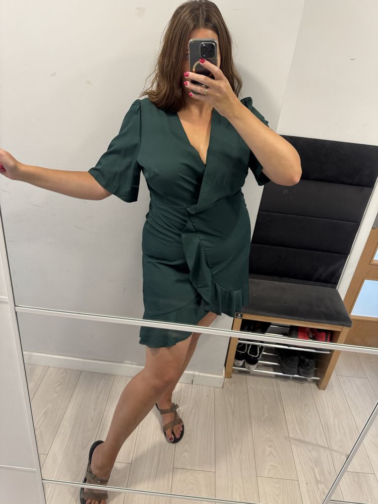 Krótka sukienka z kopertowym dekoltem Shein curve 3XL