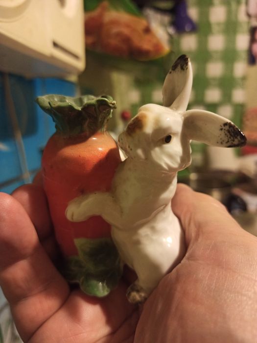 Статуэтка рыббка, заяц с морковкой
