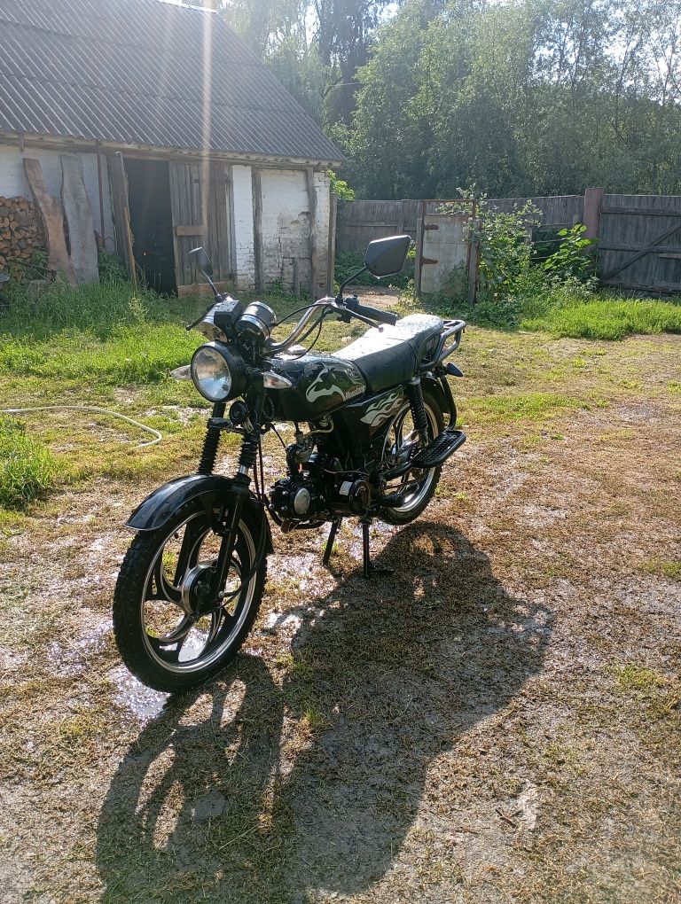 Mustang 125 mt-02