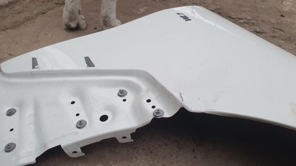 Продам крило БМВ i4 m40