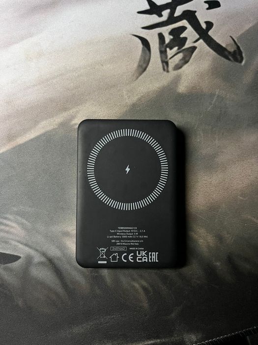 Power bank quase nova