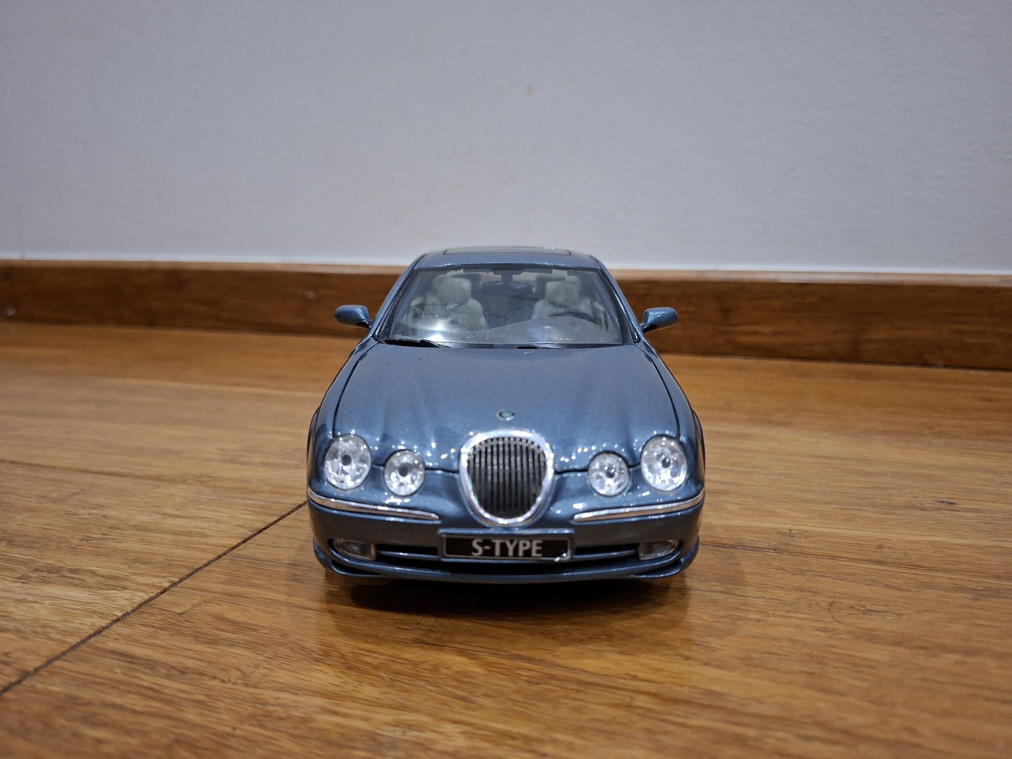 Model Maisto Jaguar S-Type 1:18