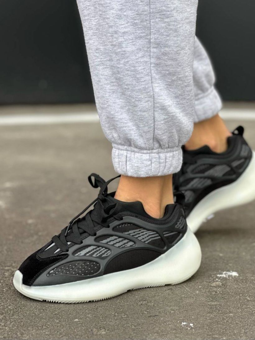 Женские Adidas Yeezy Boost 700 V3, yezzy boost 700, изи буст 700 изики