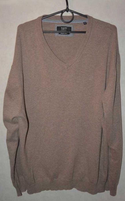 Sweter w serek Bugatti XXL