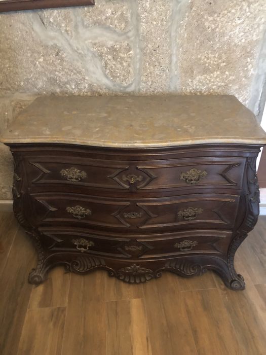 Linda Cómoda antiga