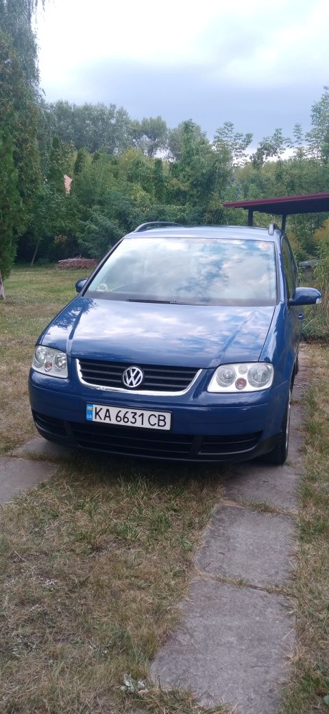 Фольксваген 2003 рік Автомобиль Volkswagen Touran 1.6