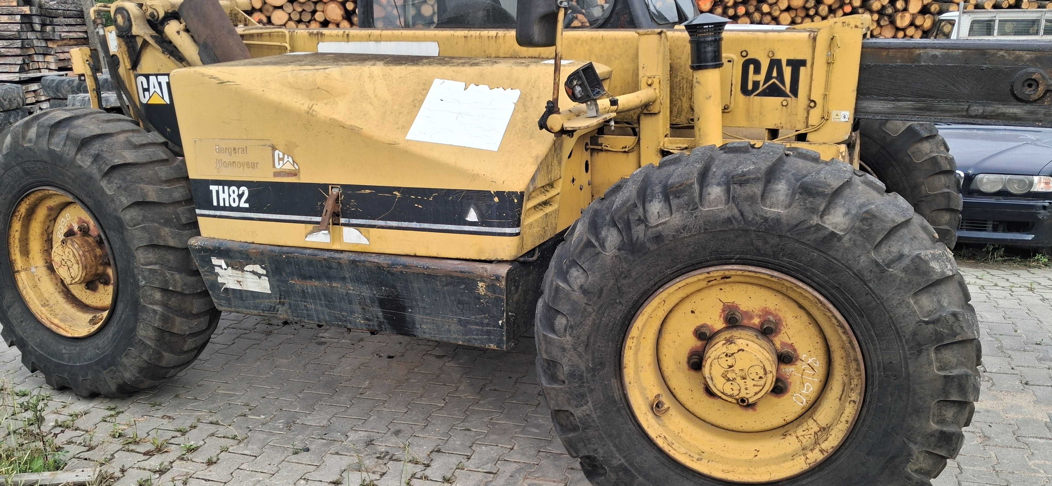 cat th82 Caterpillar teleskop ładowarka wysięg skrzynia biegów widły