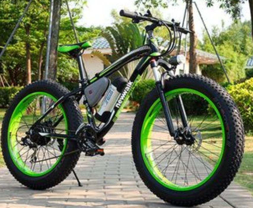 Bicicleta eléctrica com bateria danificada