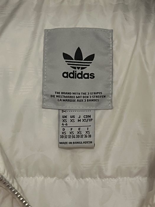 Жіноча куртка adidas
