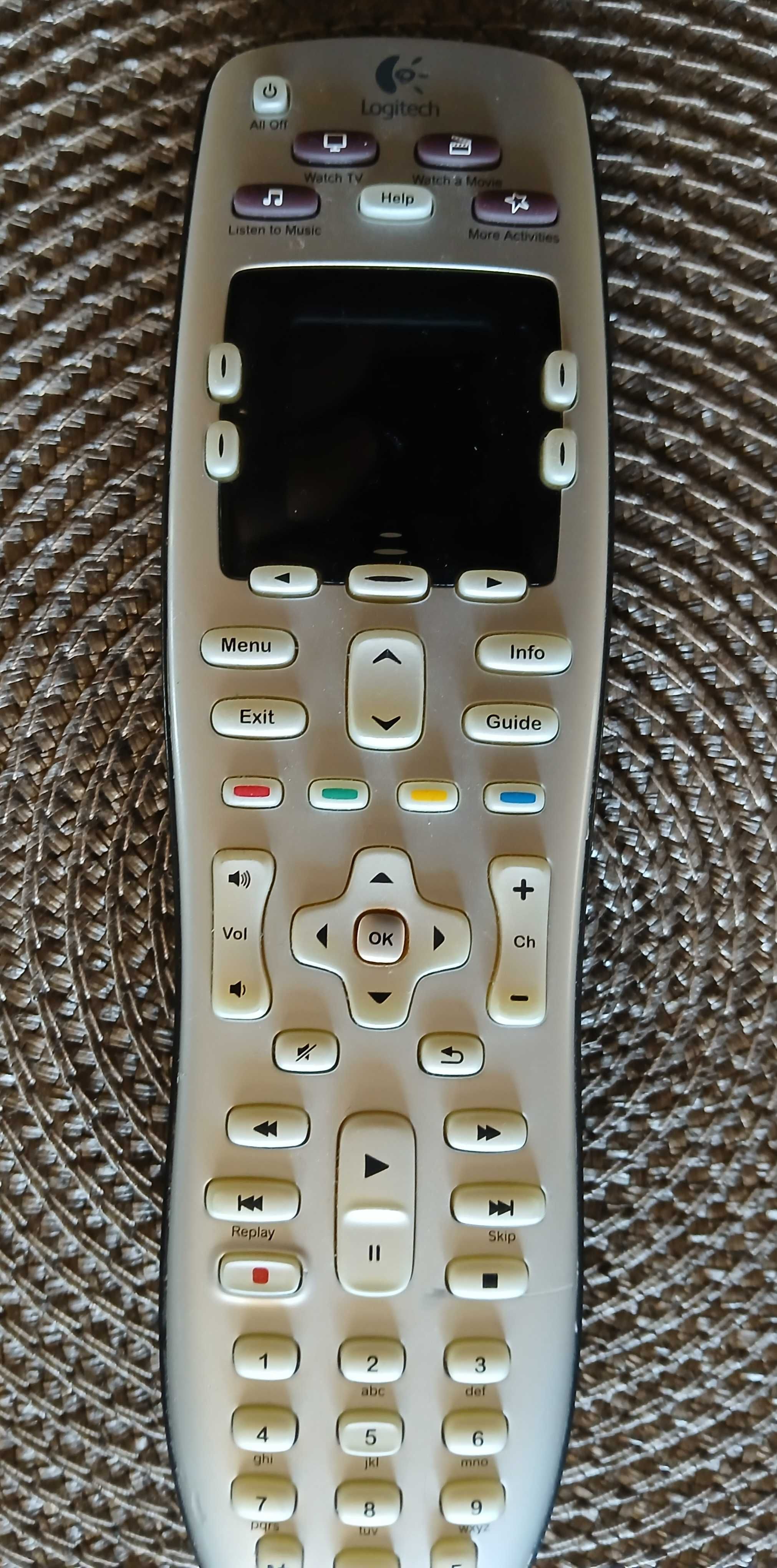 Pilot LOGITECH Harmony 600