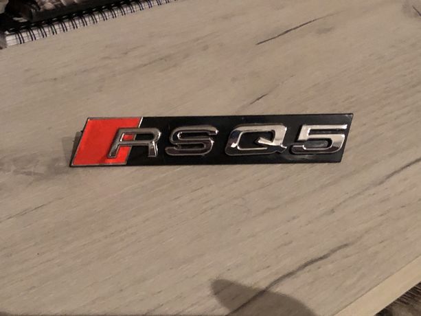Шильдик Эмблема Значок Audi в решетку RSQ5