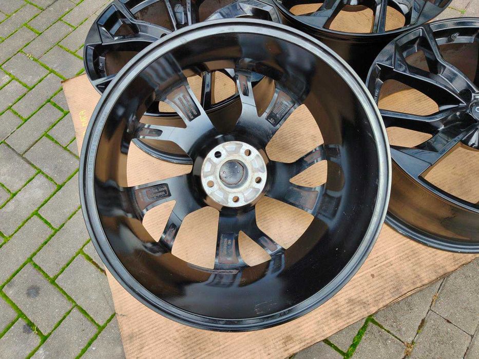 5x112 Alufelgi R20 AUDI A7 C8 A6 C8 C7 A5 A8 Q3 Q5 A4 ET35 8.5j TPMS