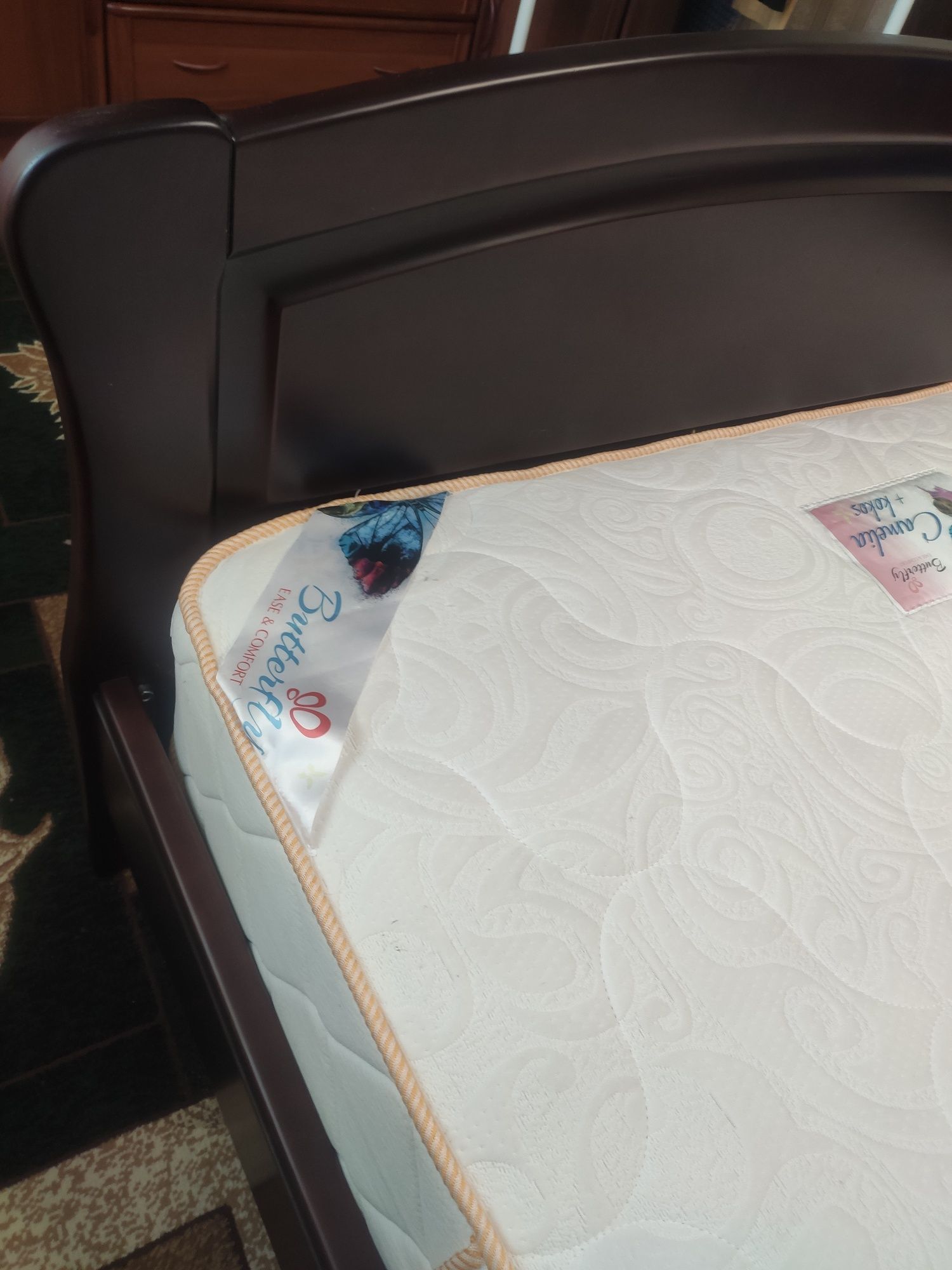 Ліжко з дерева в кольорі Венге з матрацом