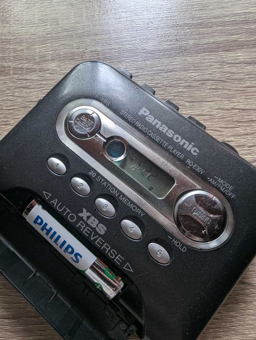 Касетний плеєр з FM Panasonic RQ-E30V