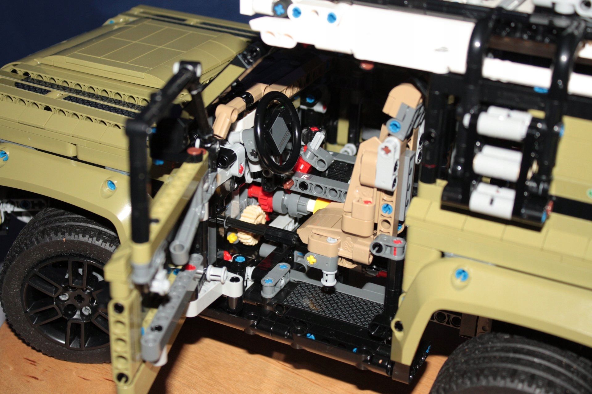 Lego Technic 42110 Land Rover Defender