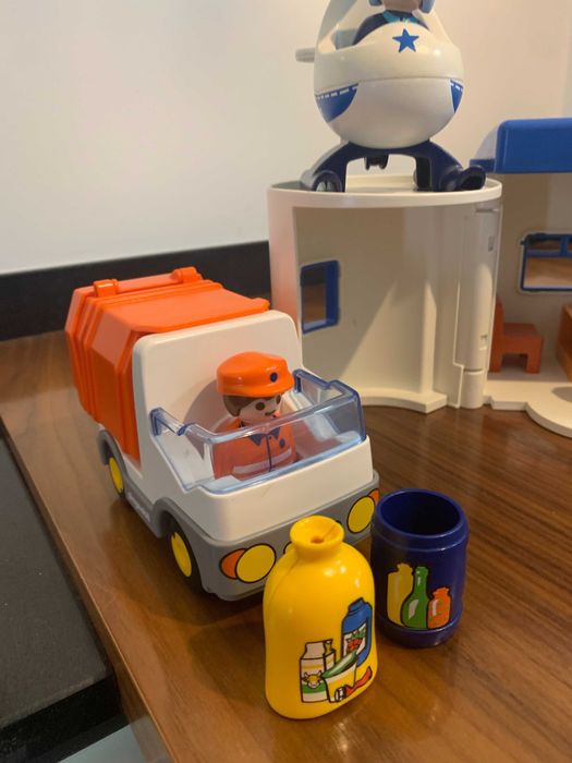 Playmobil Junior esquadra de polícia + camião do lixo