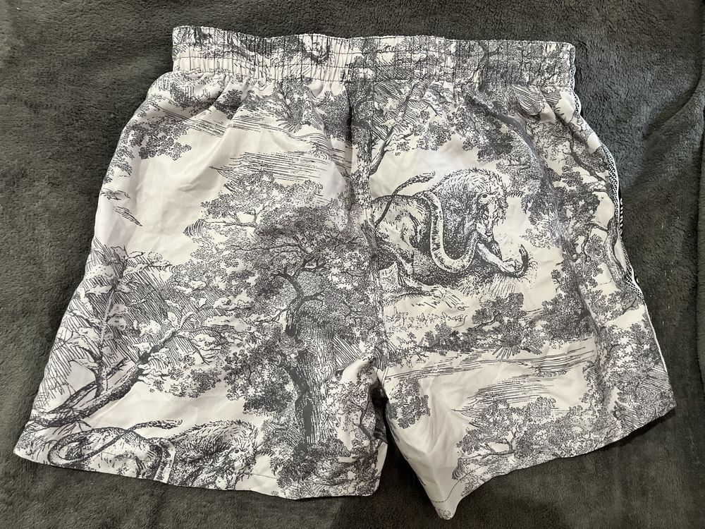 Продам оригінальні шорти DIOR